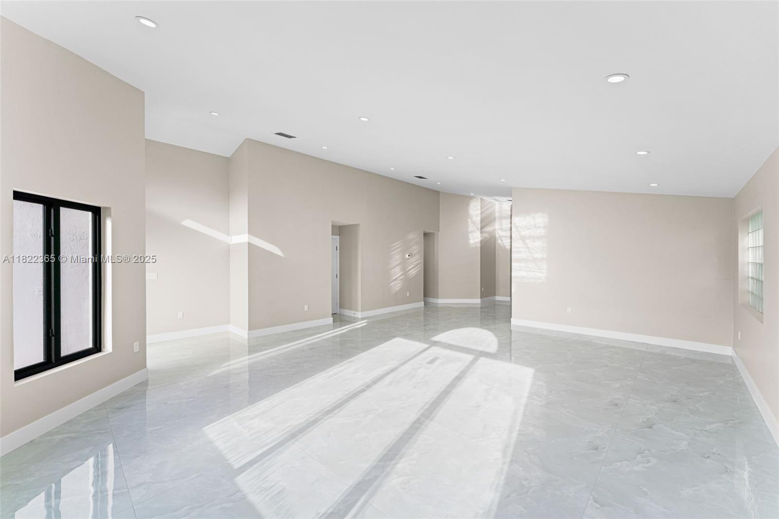 WEITZER HAMMOCKS HOMES SE - Residential Lease