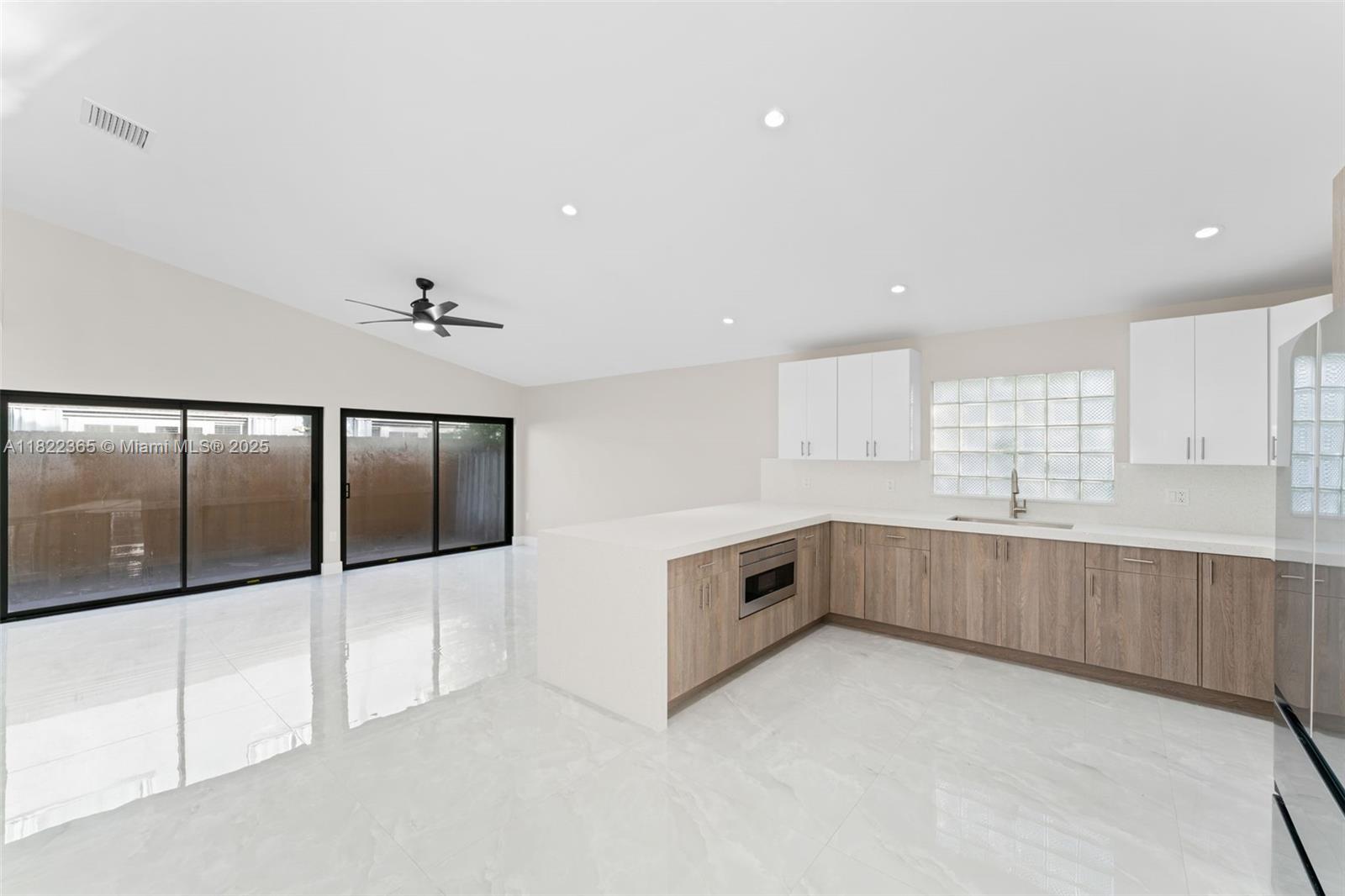 WEITZER HAMMOCKS HOMES SE - Residential Lease