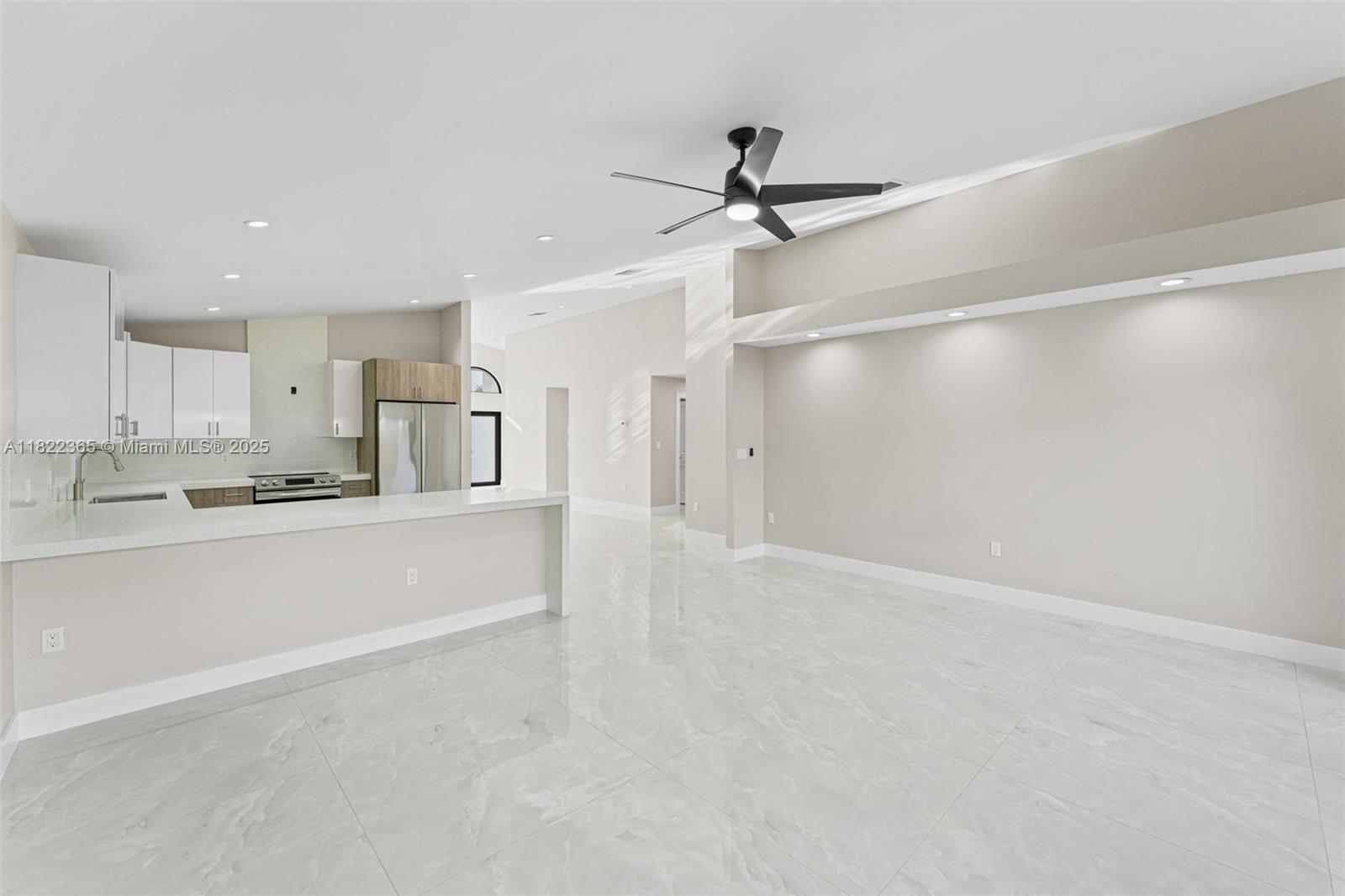 WEITZER HAMMOCKS HOMES SE - Residential Lease