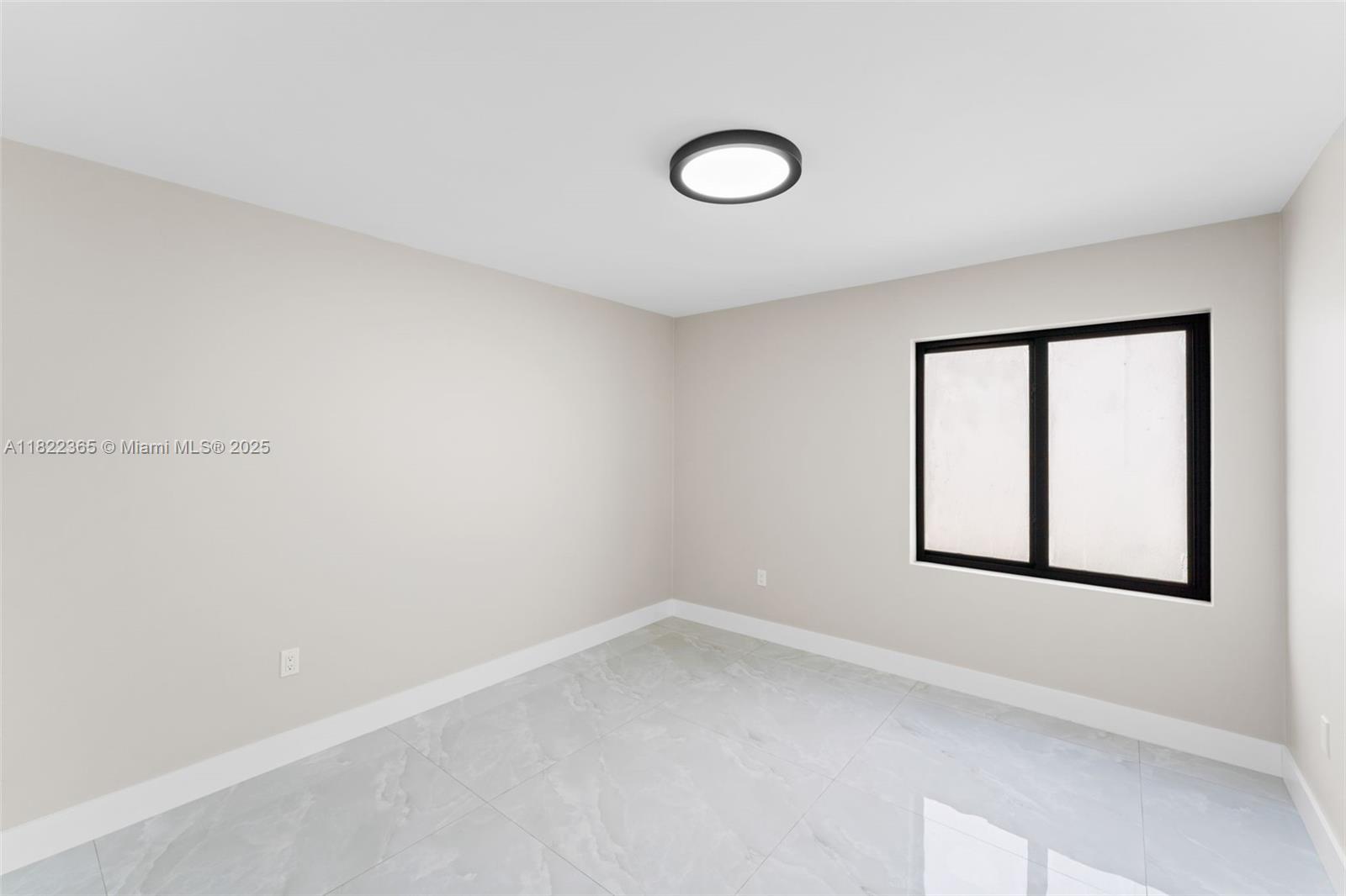 WEITZER HAMMOCKS HOMES SE - Residential Lease