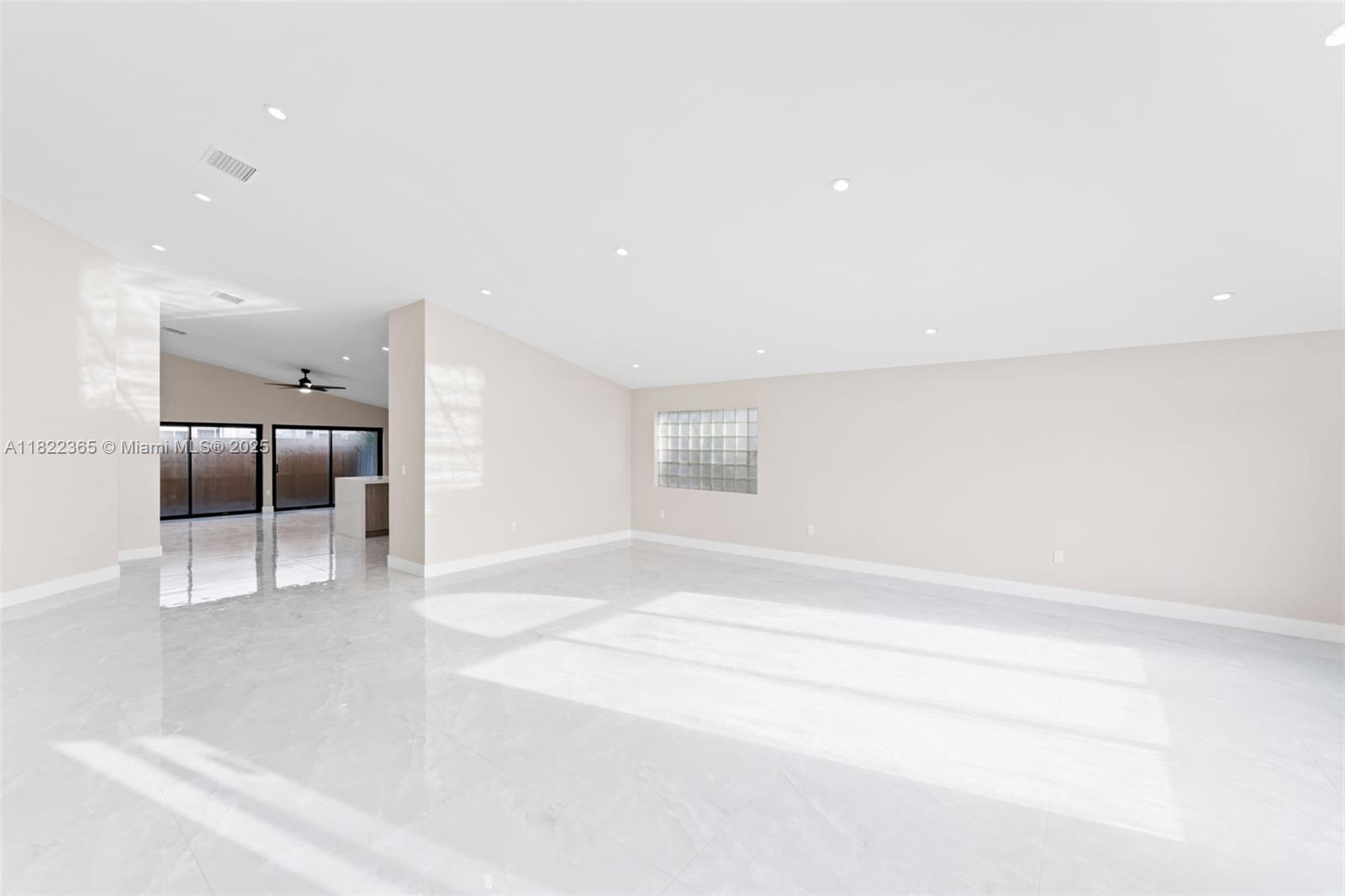 WEITZER HAMMOCKS HOMES SE - Residential Lease