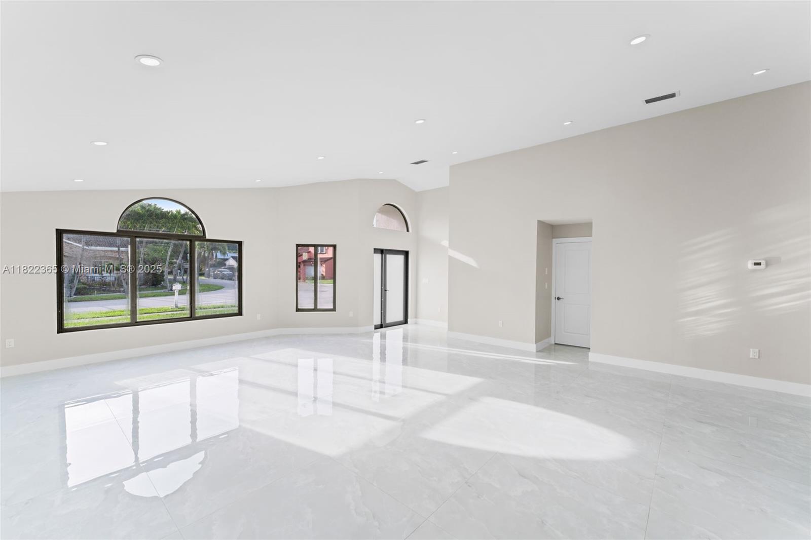 WEITZER HAMMOCKS HOMES SE - Residential Lease