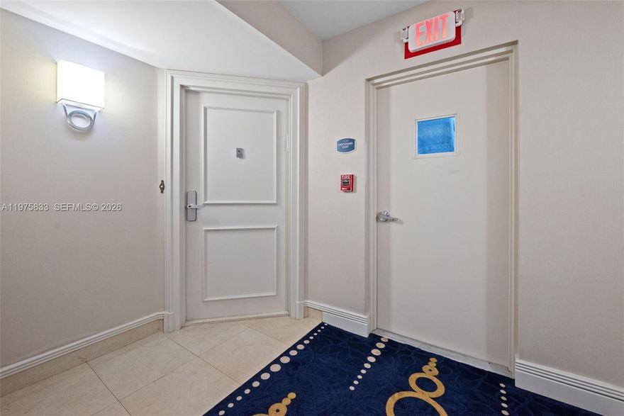 GREAT 2 BEDROOM CORNER CAN BE CONVERED INTO 3 BEDROOM