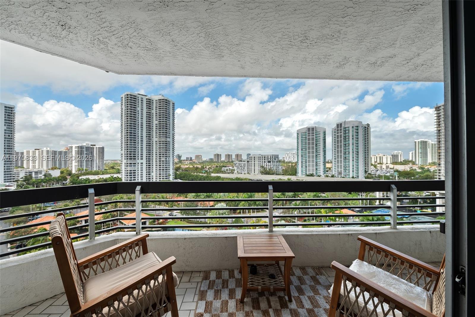 MYSTIC POINTE CONDO NO TH - Residential