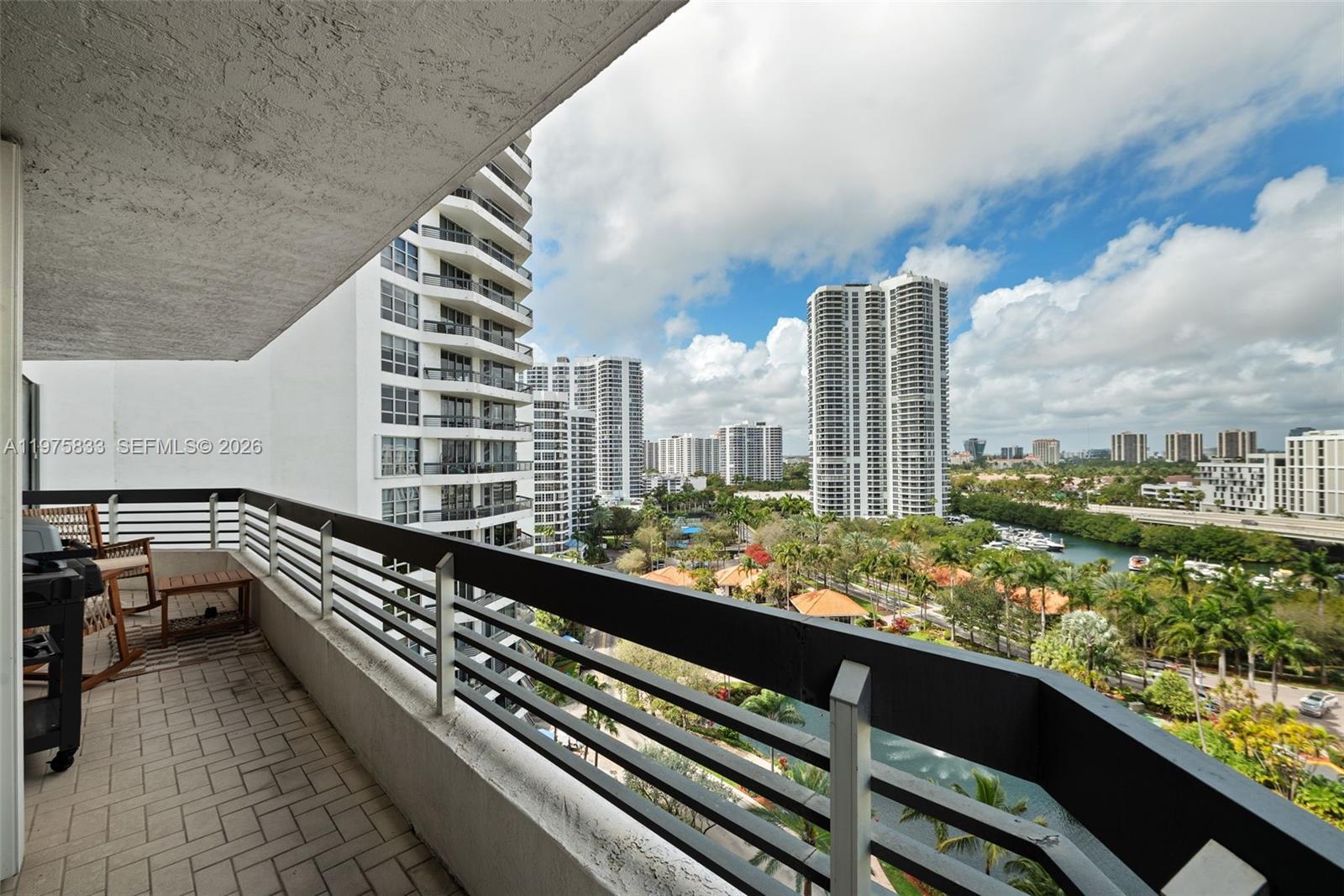 MYSTIC POINTE CONDO NO TH - Residential