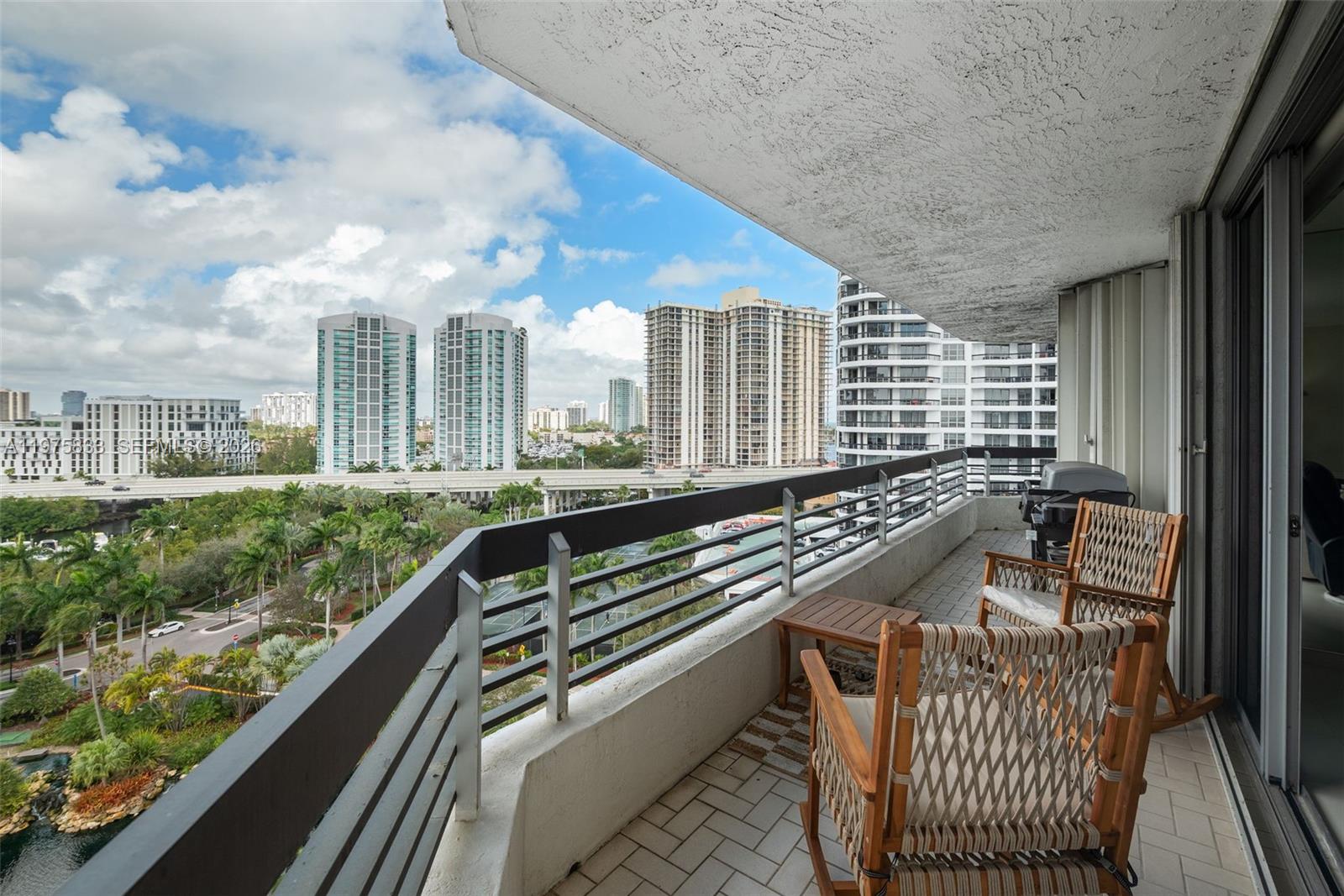 MYSTIC POINTE CONDO NO TH - Residential