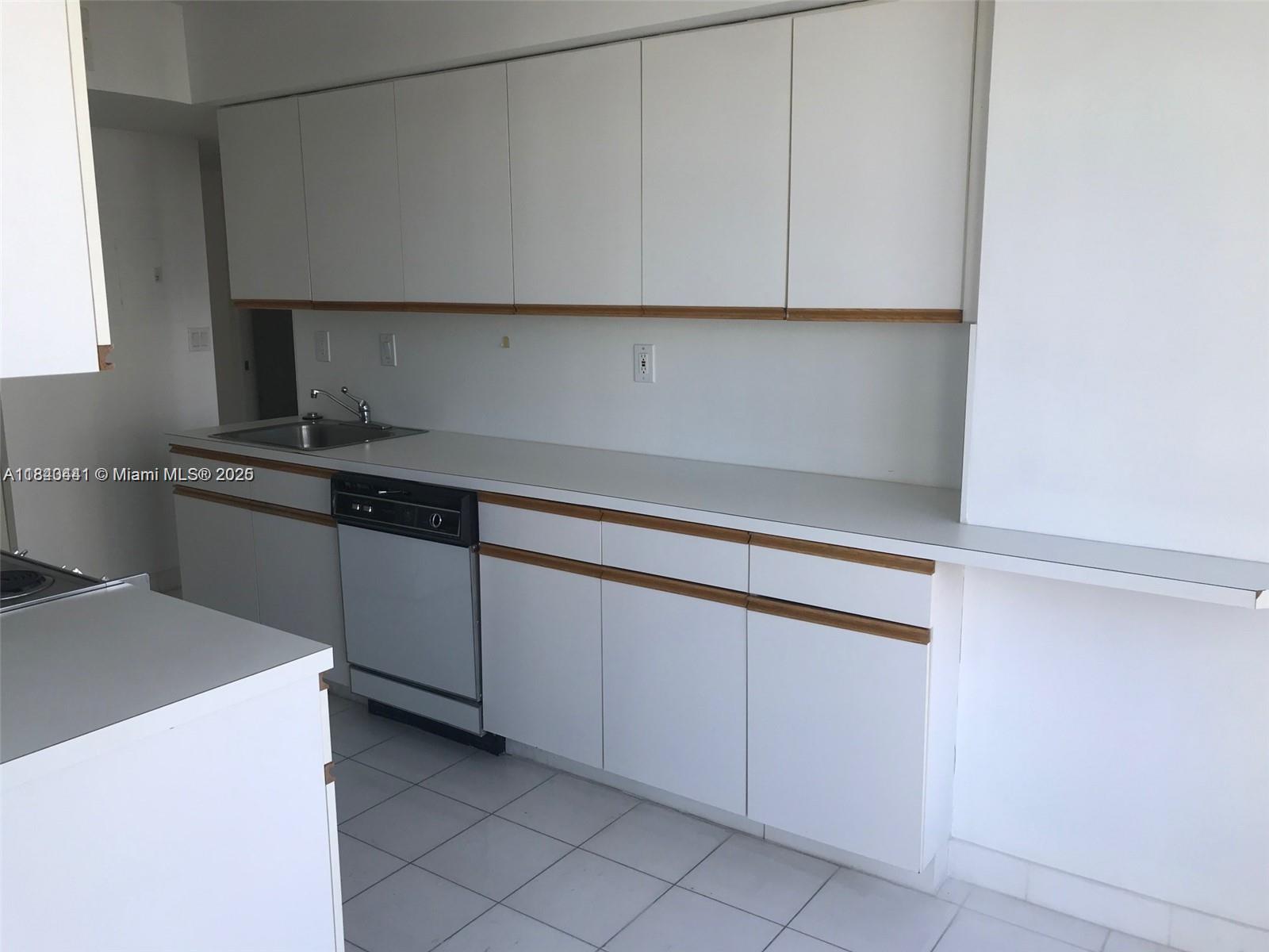 MYSTIC POINTE CONDO NO TH - Residential