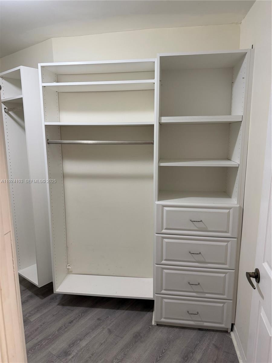 CLAIRE LAKE - Residential