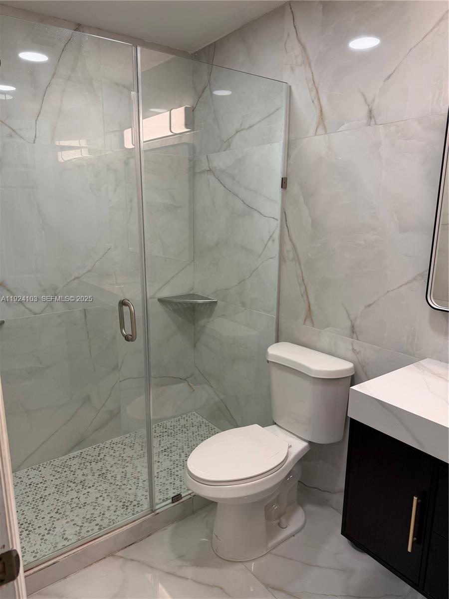 CLAIRE LAKE - Residential