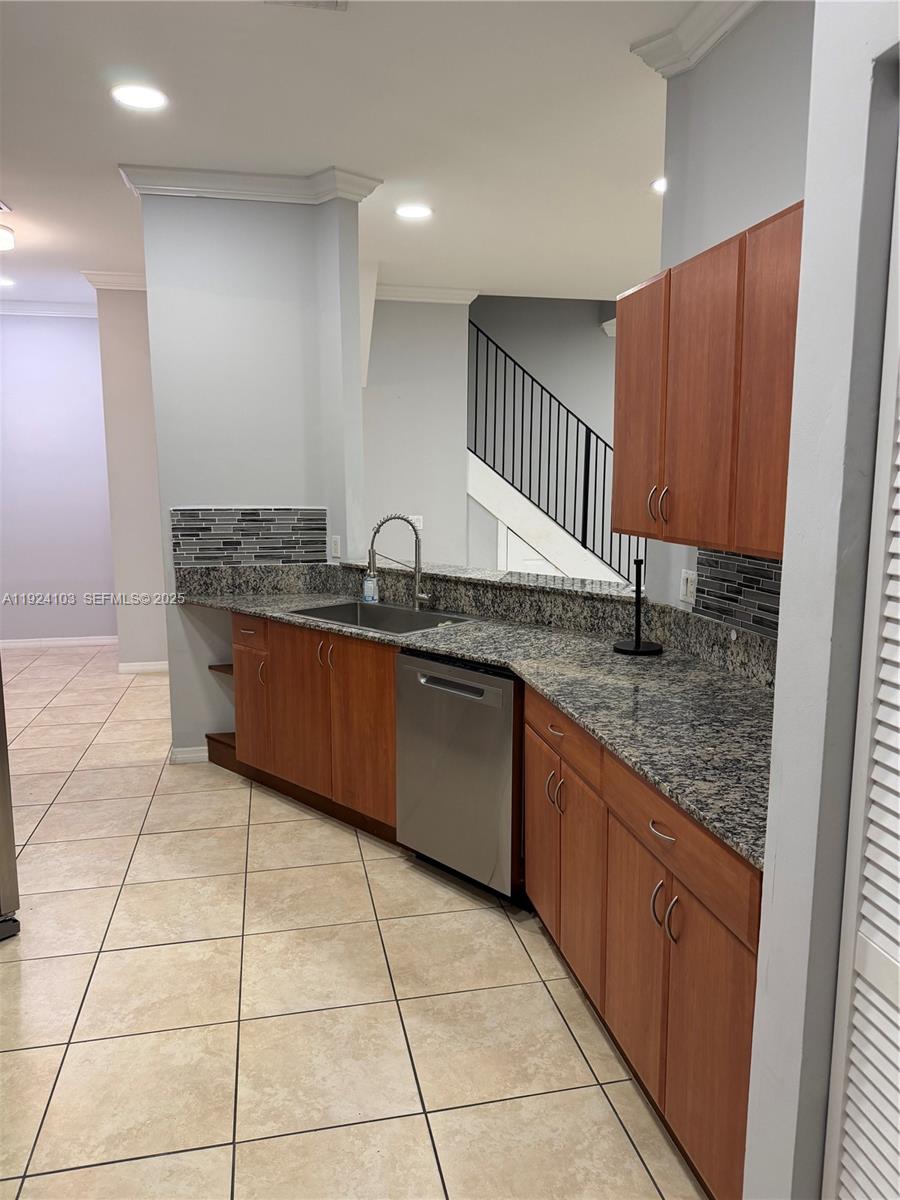 CLAIRE LAKE - Residential