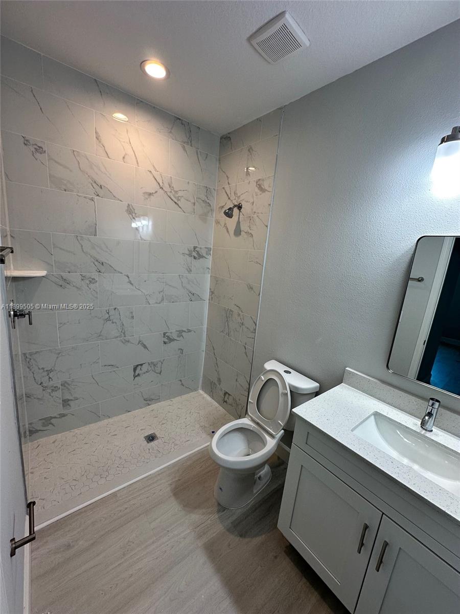 PORT CHARLOTTE - Residential Lease