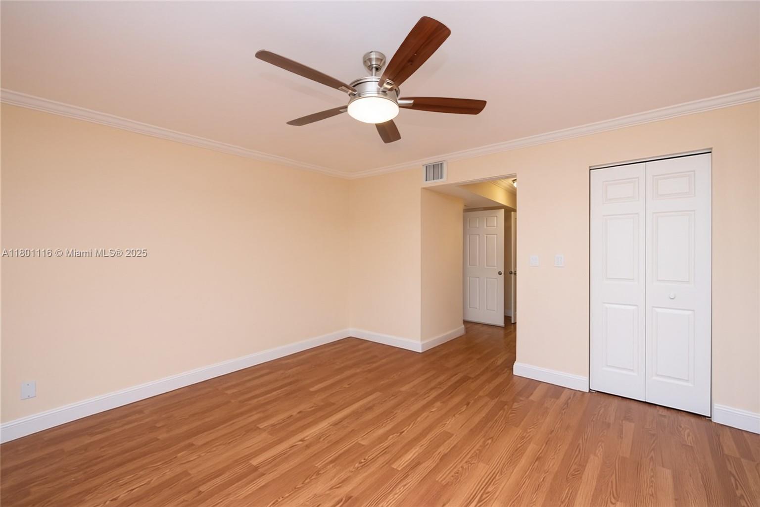 4000 N Hills Dr 35