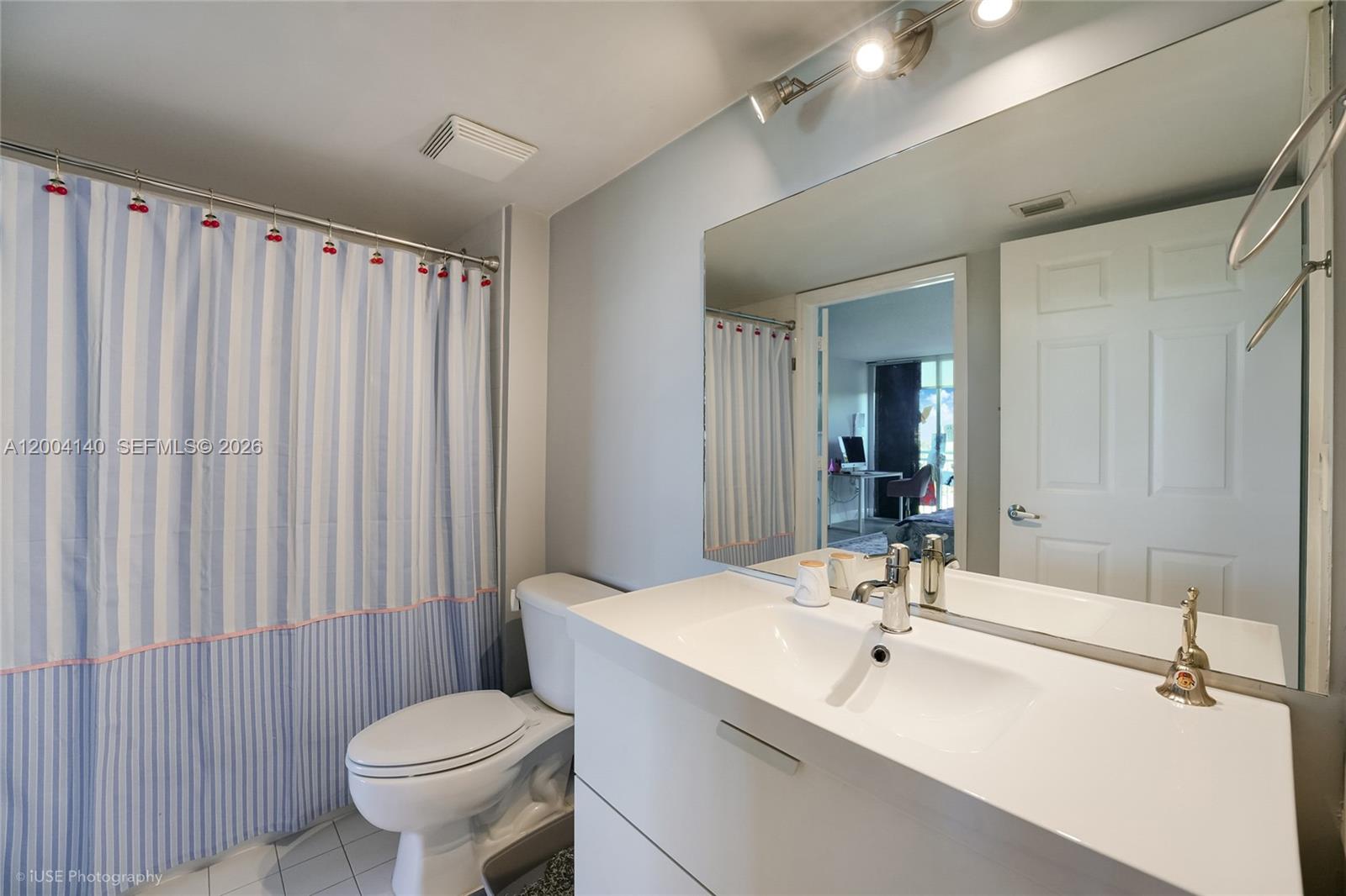 THE ASTON CONDO - Residential