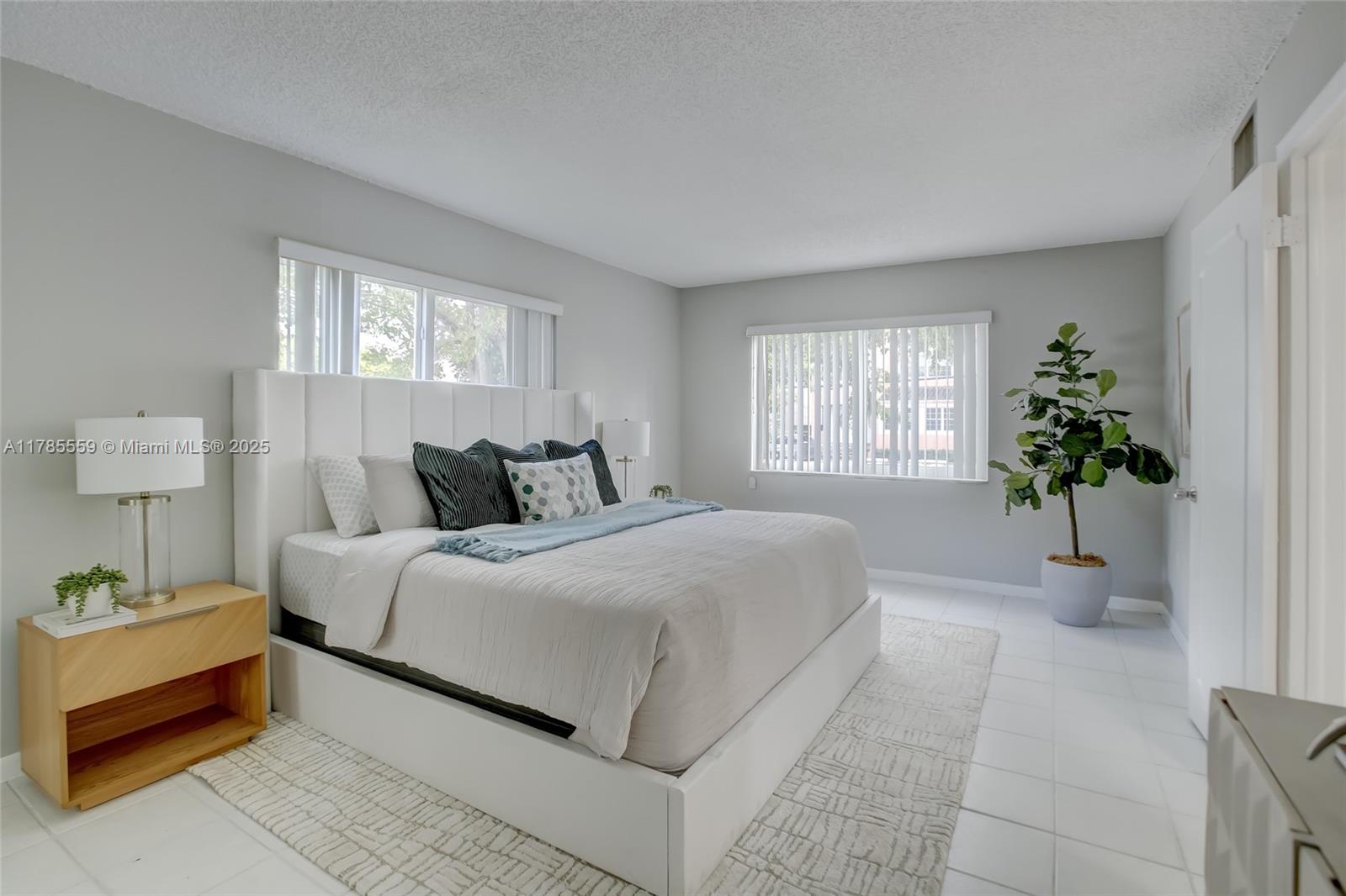 335 Sw 20th St 7, Fort Lauderdale, Broward County, Florida - 2 Bedrooms  
1 Bathrooms - 