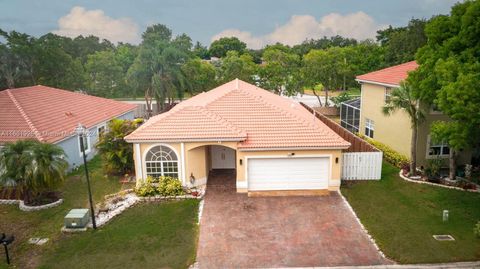 Single Family Residence in Plantation FL 660 133rd Dr Dr 2.jpg