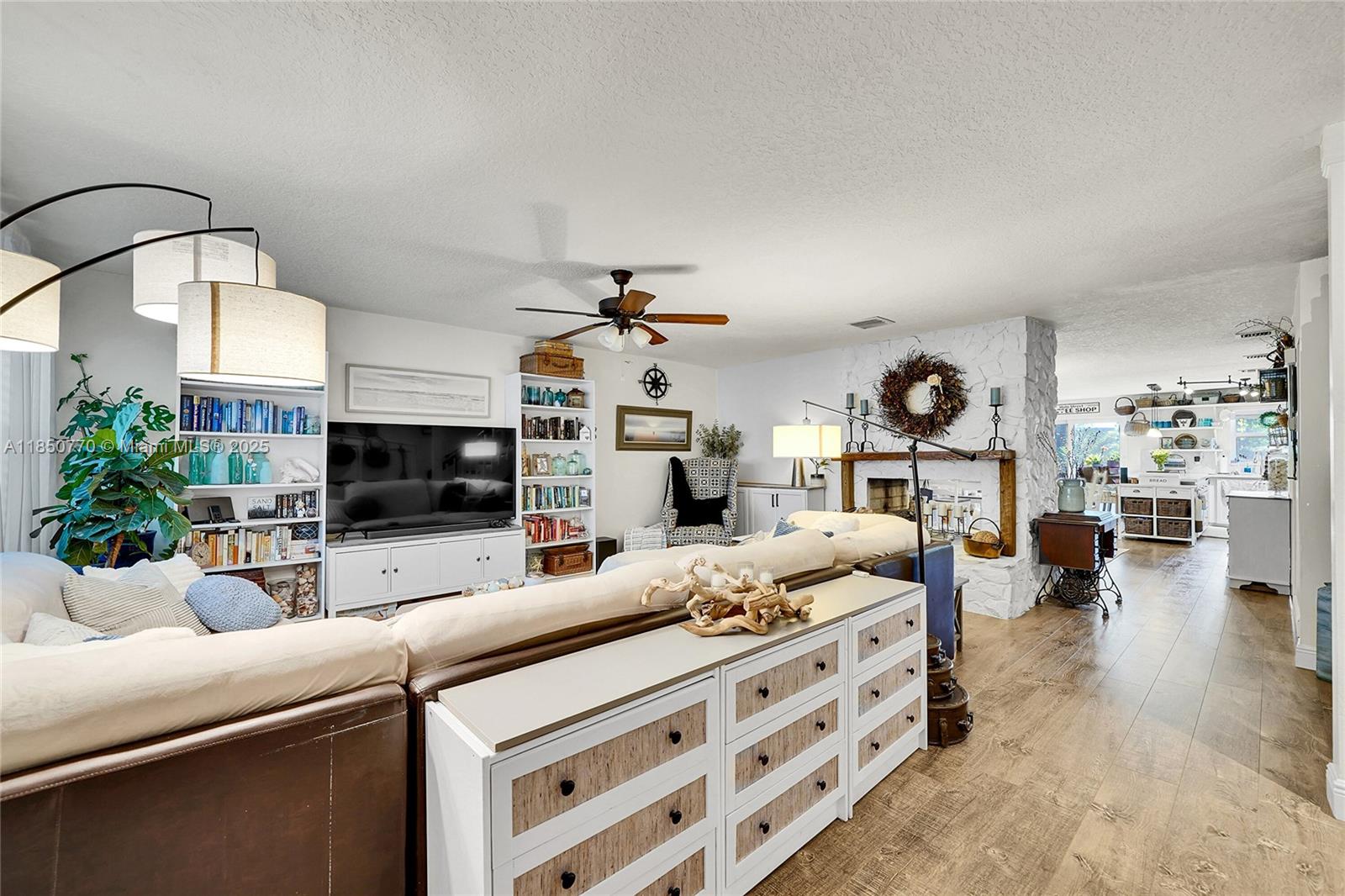 4271 Coral Springs Dr 5C