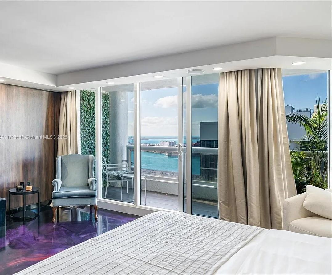 VENETIA CONDO - Residential Lease