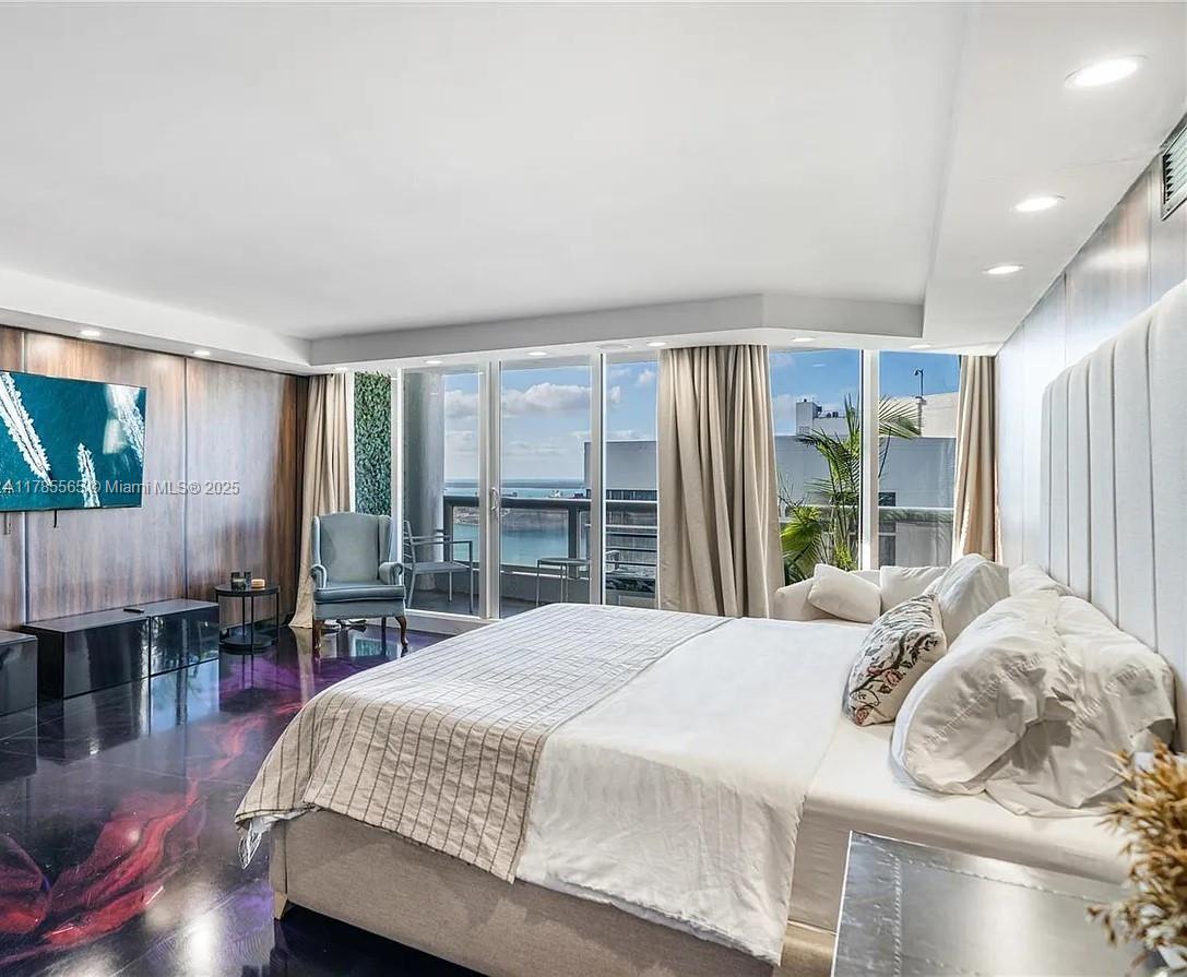 VENETIA CONDO - Residential Lease