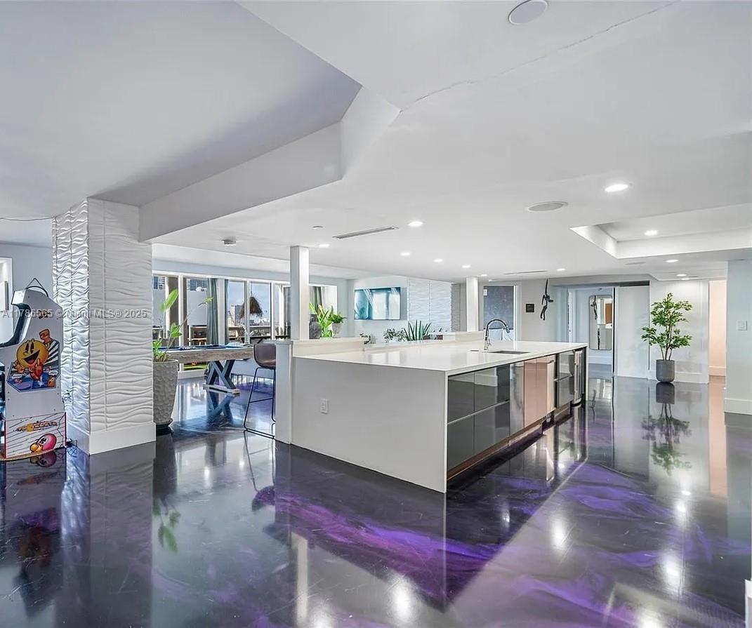 VENETIA CONDO - Residential Lease