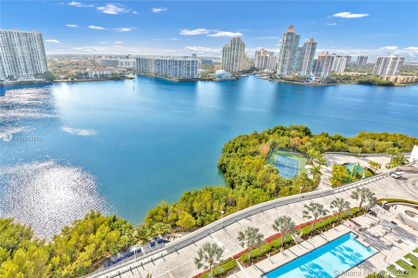 PRIVE CONDO - Residential