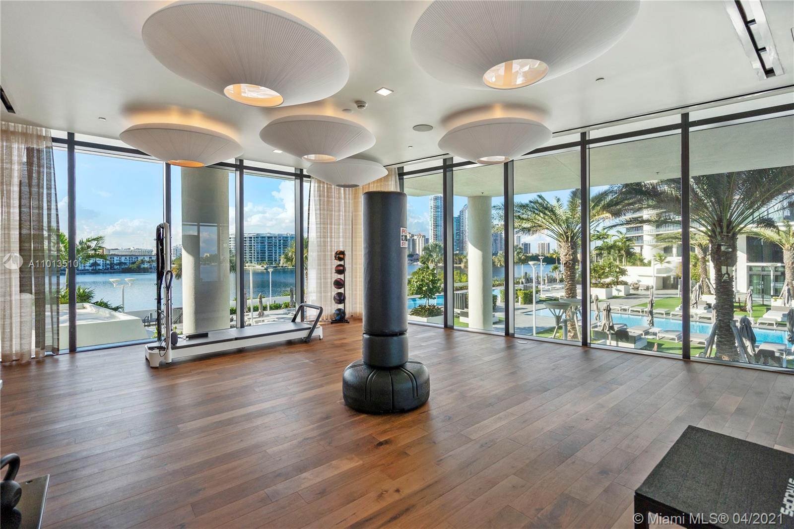 PRIVE CONDO - Residential