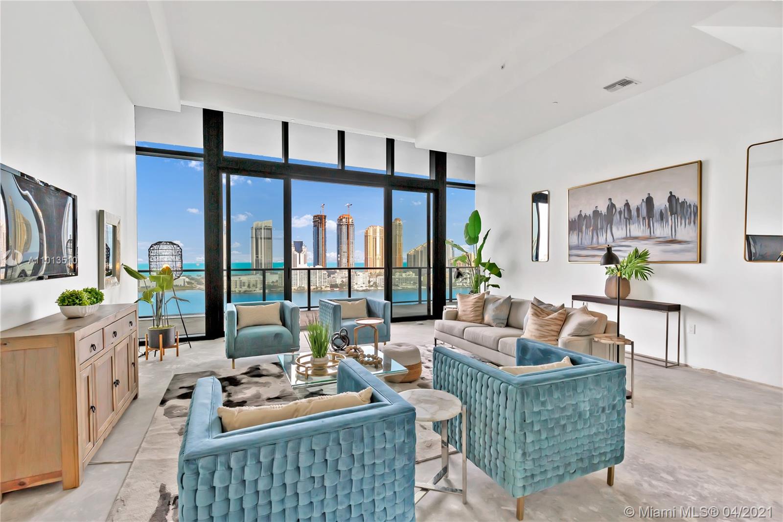 PRIVE CONDO - Residential