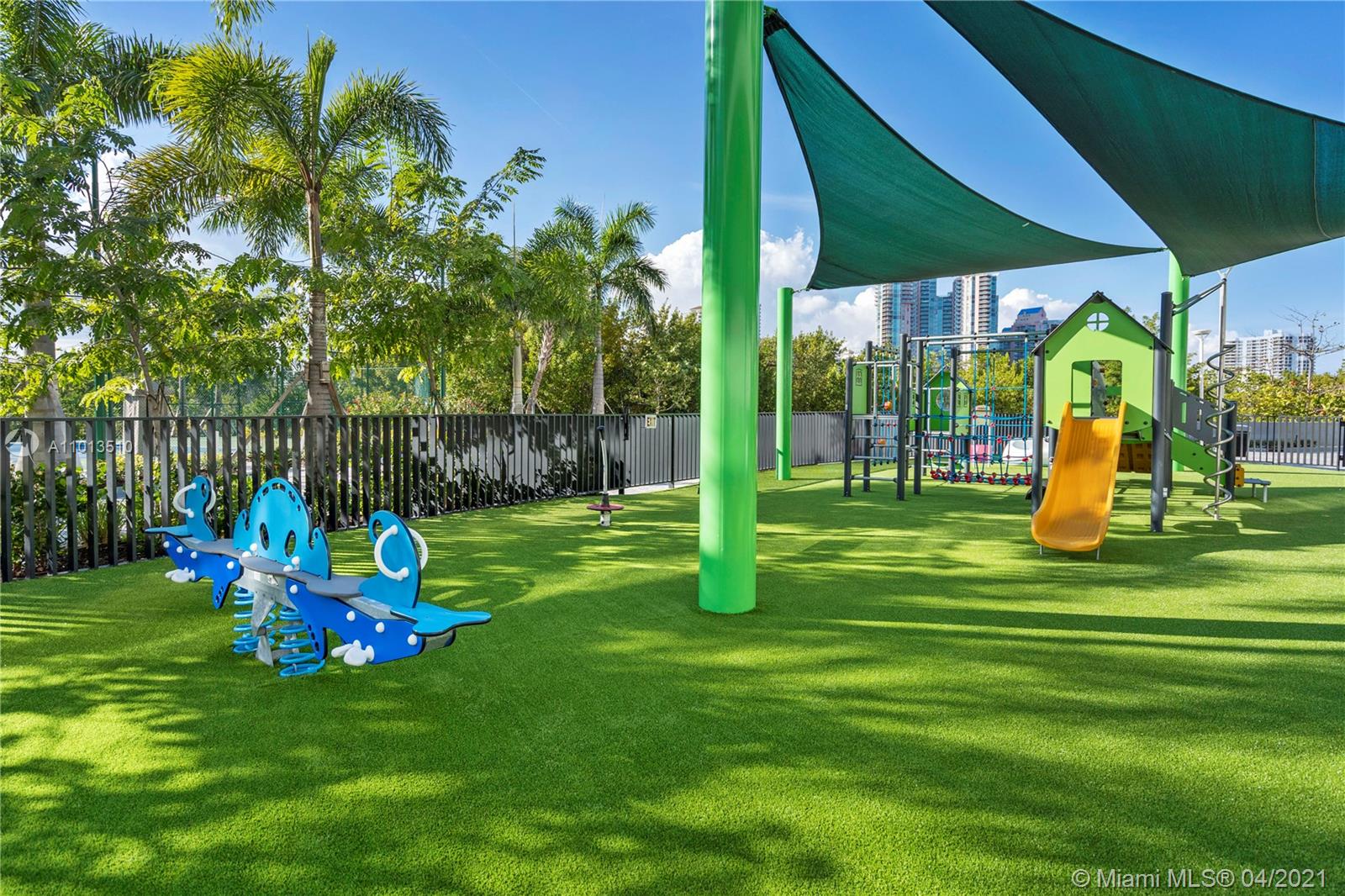 PRIVE CONDO - Residential