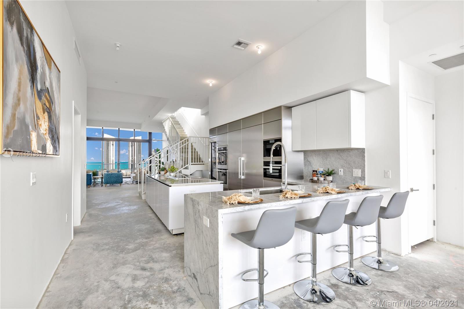 PRIVE CONDO - Residential