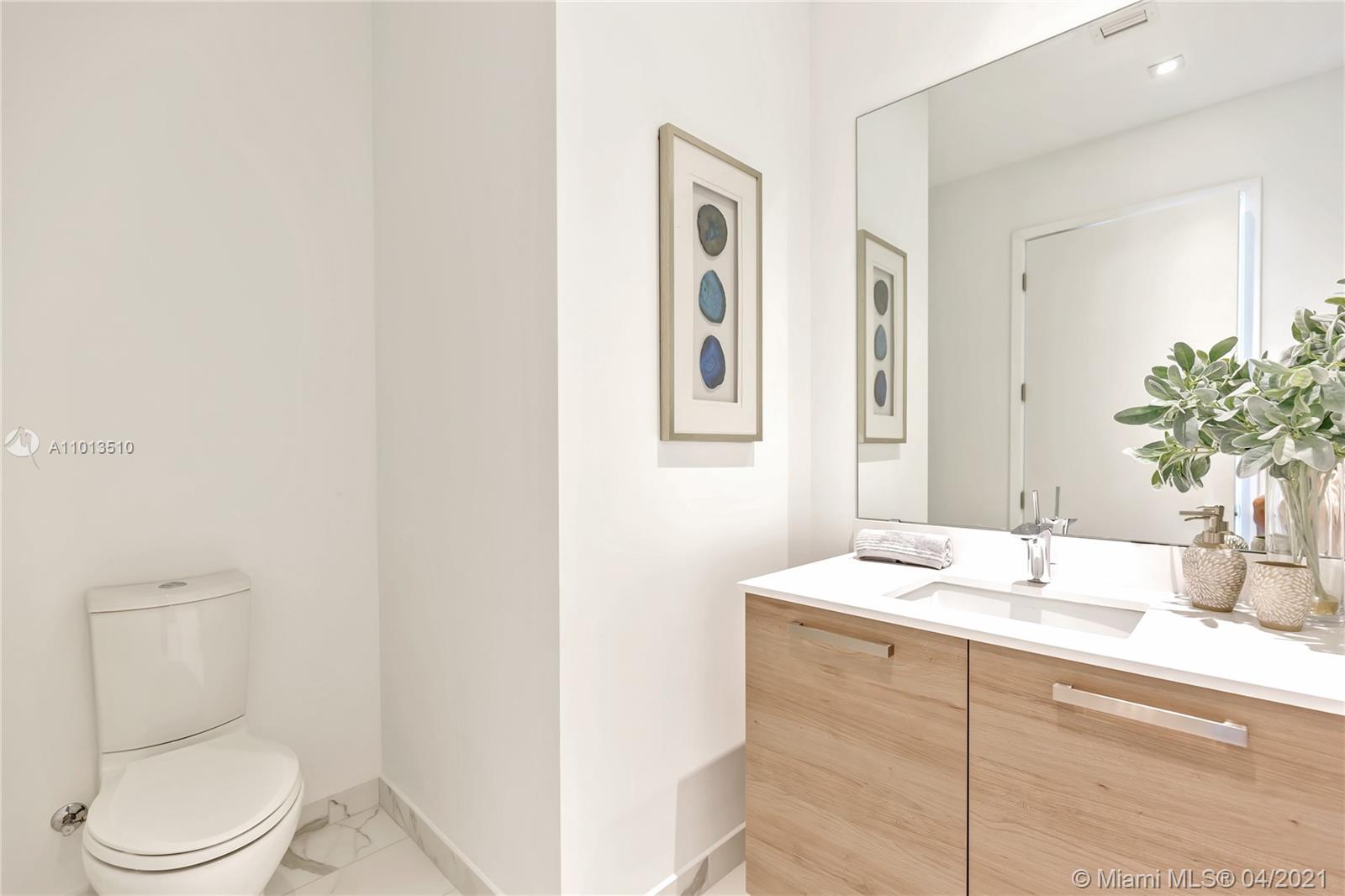 PRIVE CONDO - Residential