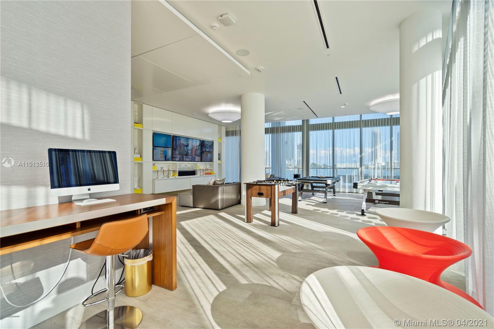 PRIVE CONDO - Residential