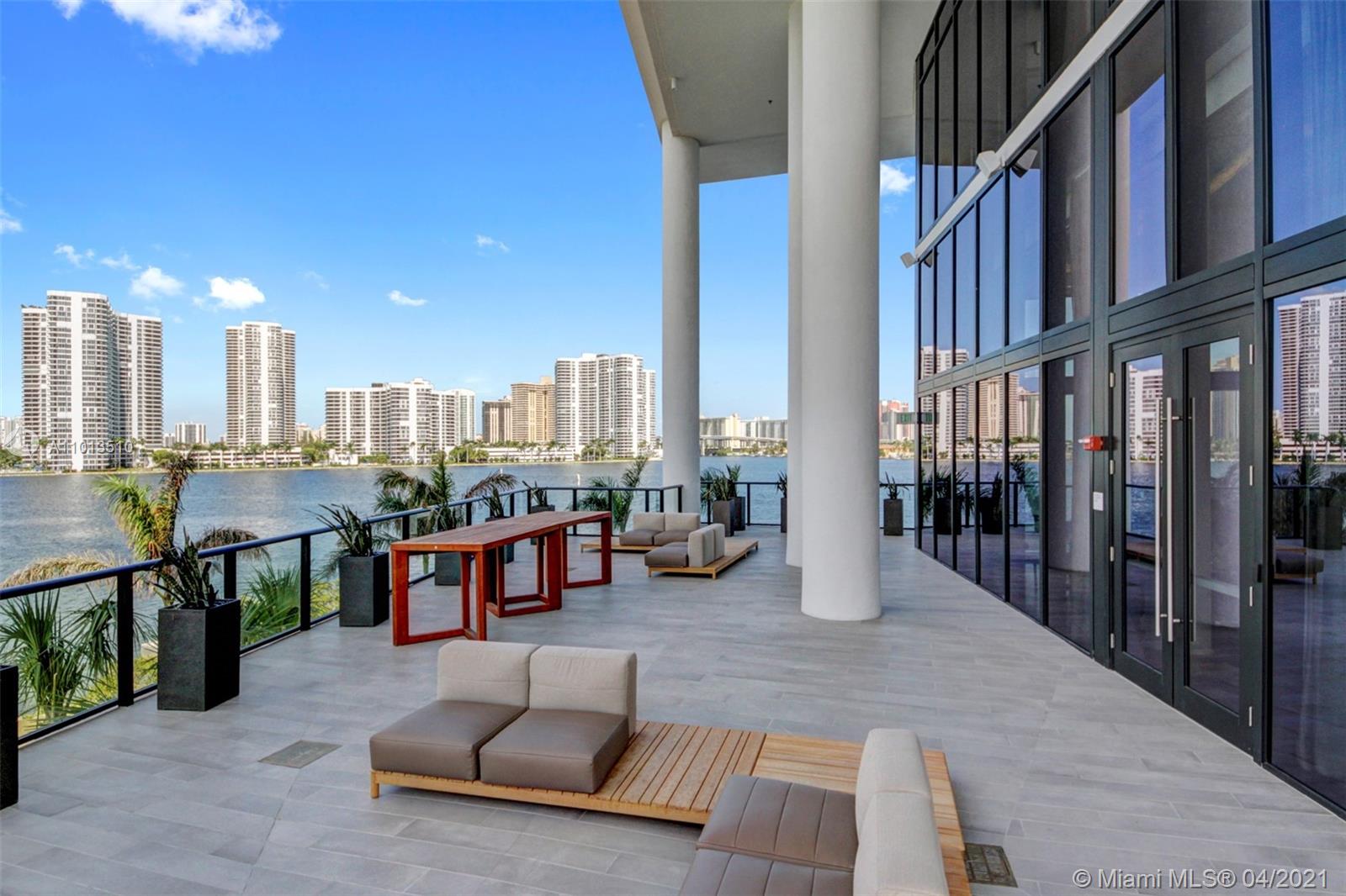 PRIVE CONDO - Residential