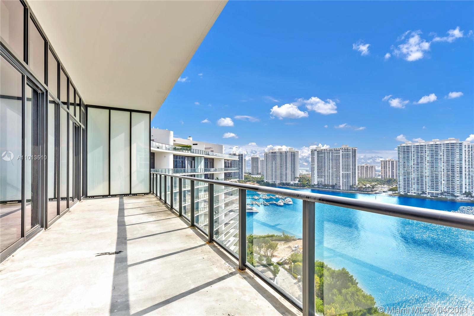 PRIVE CONDO - Residential