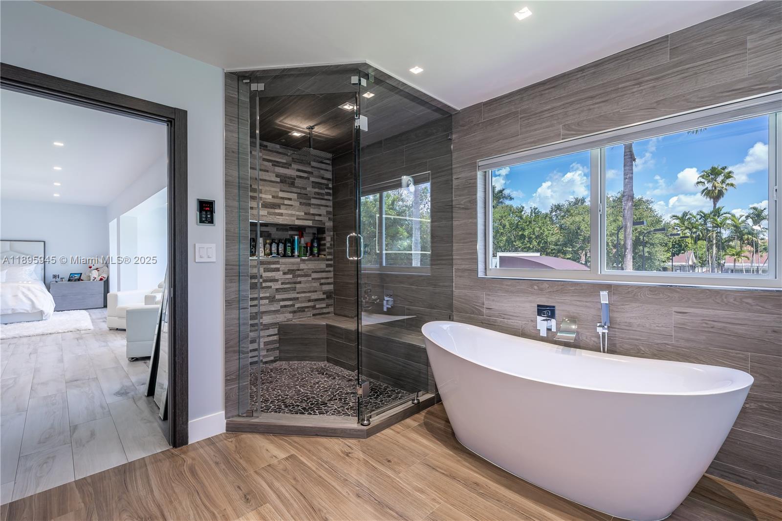 SO MIAMI GDN HEIGHTS - Residential Lease