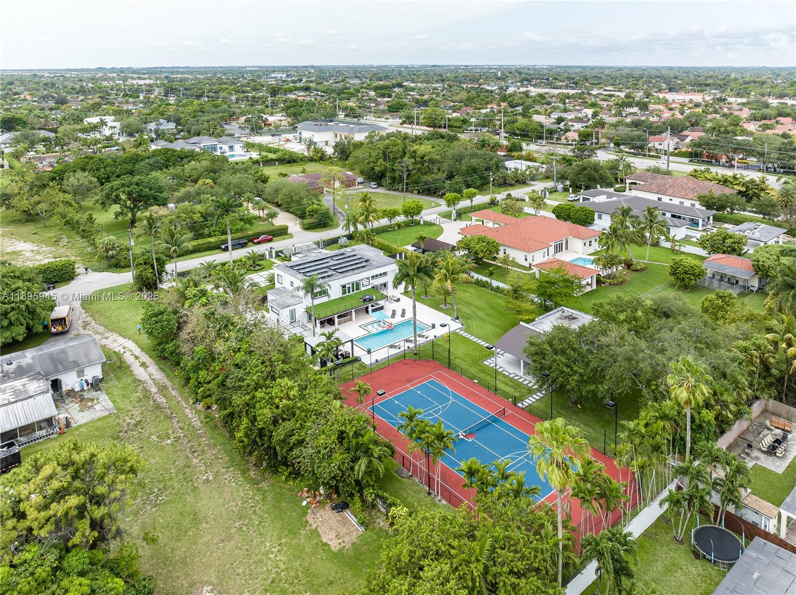 SO MIAMI GDN HEIGHTS - Residential Lease