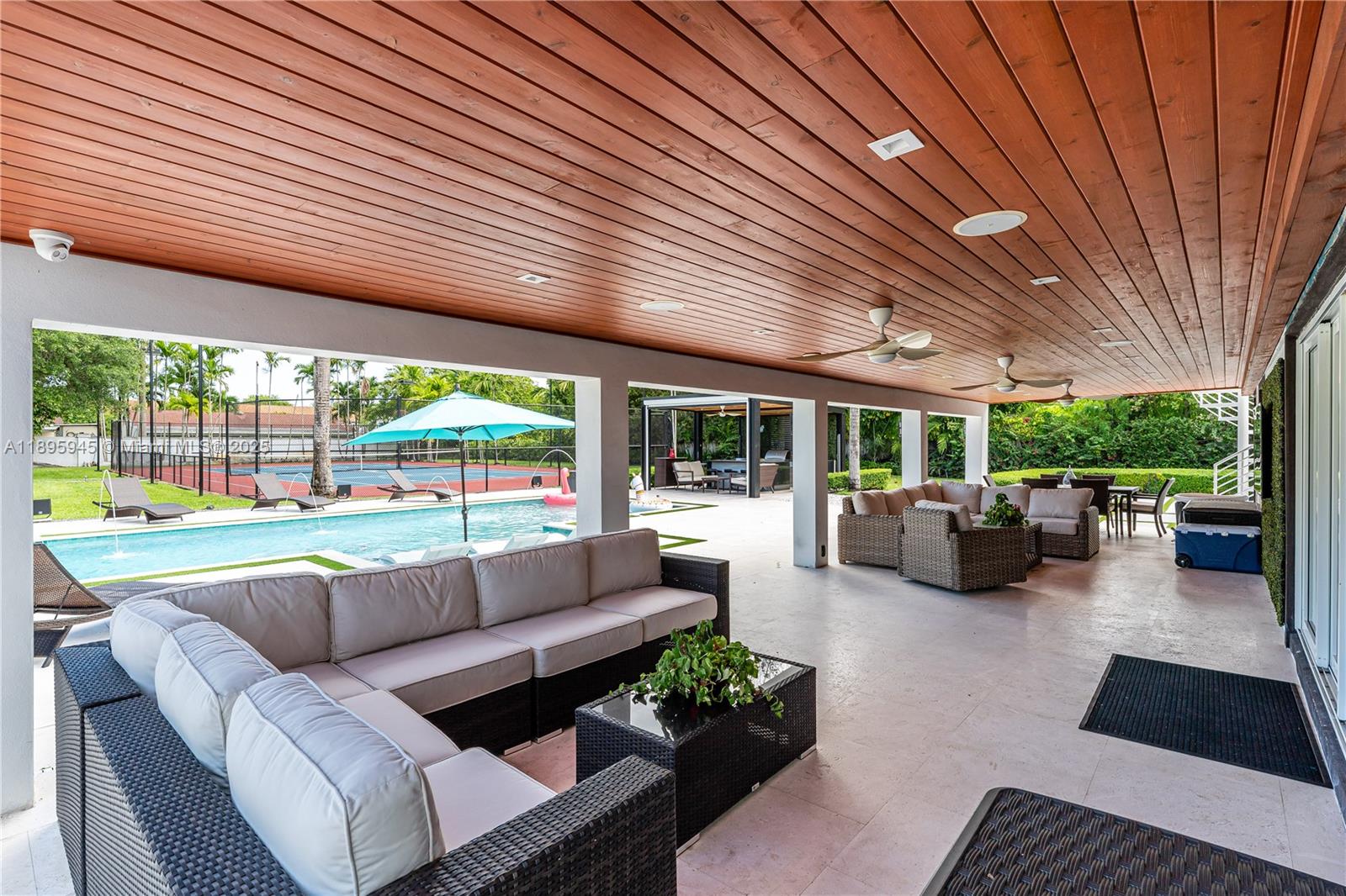 SO MIAMI GDN HEIGHTS - Residential Lease