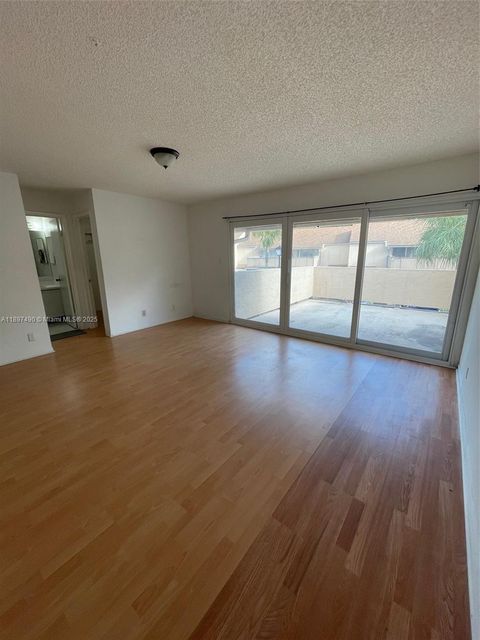 8237 NW 8th Ct 4 Plantation FL 33324