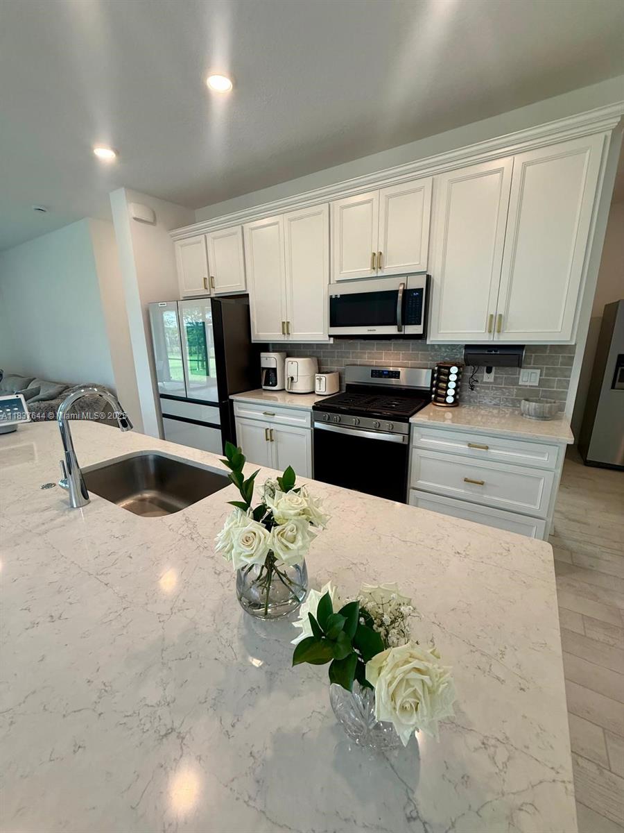 OAK TREE PROPERTY REDEVEL - Residential