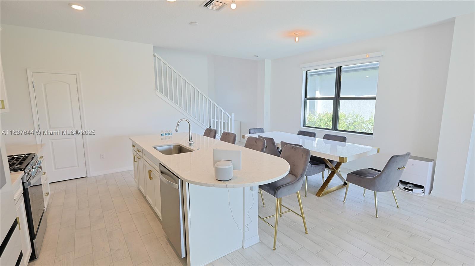 OAK TREE PROPERTY REDEVEL - Residential