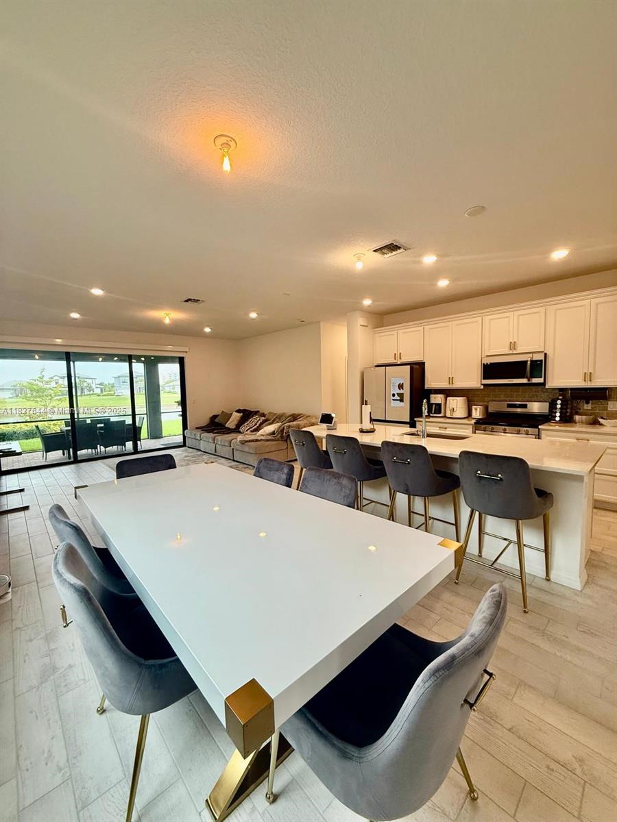 4468 Spruce Ln
