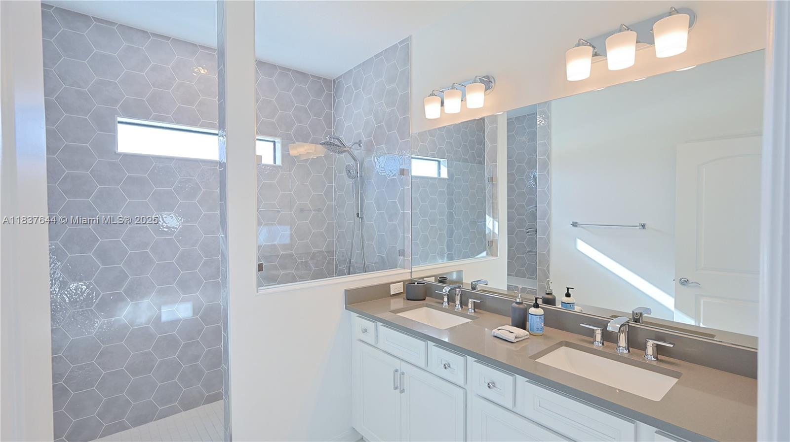 OAK TREE PROPERTY REDEVEL - Residential