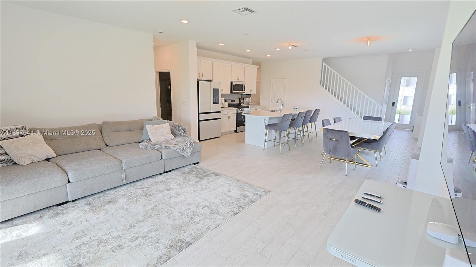 OAK TREE PROPERTY REDEVEL - Residential