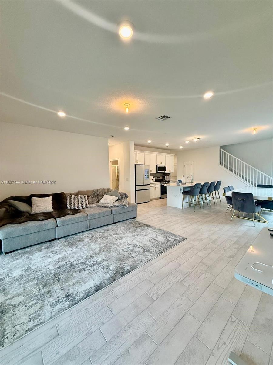 OAK TREE PROPERTY REDEVEL - Residential