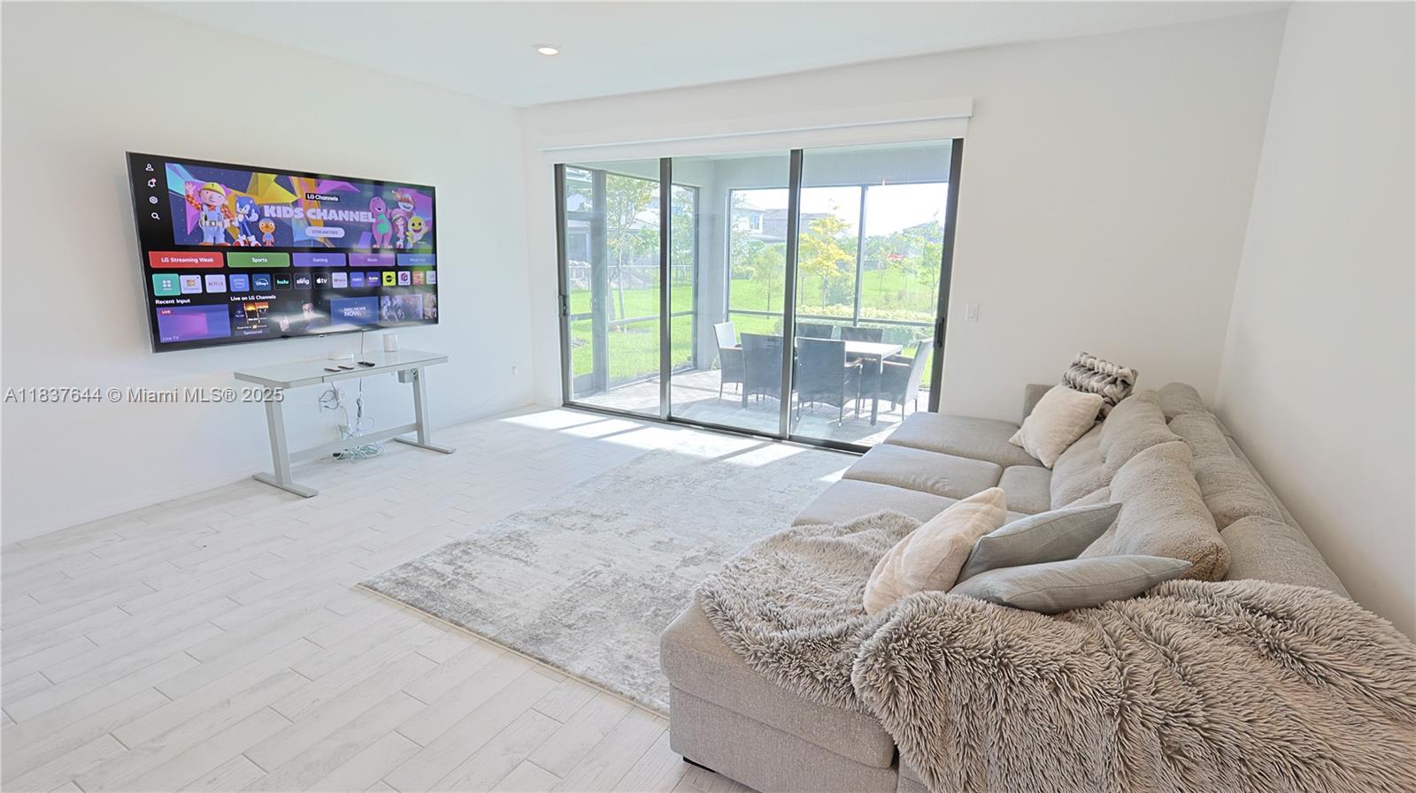 OAK TREE PROPERTY REDEVEL - Residential