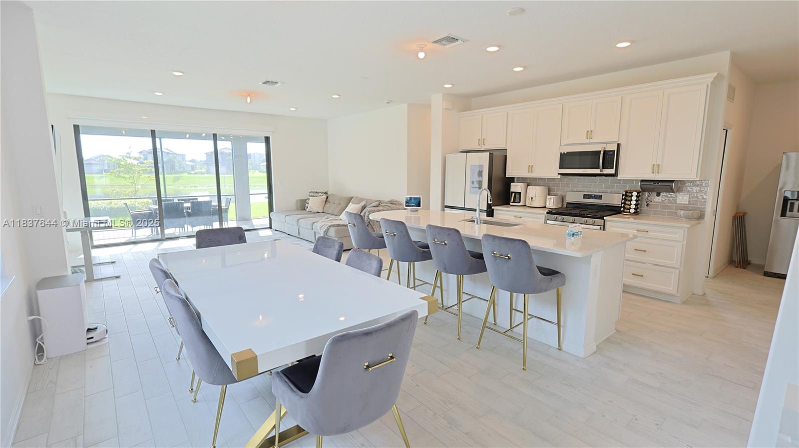 OAK TREE PROPERTY REDEVEL - Residential