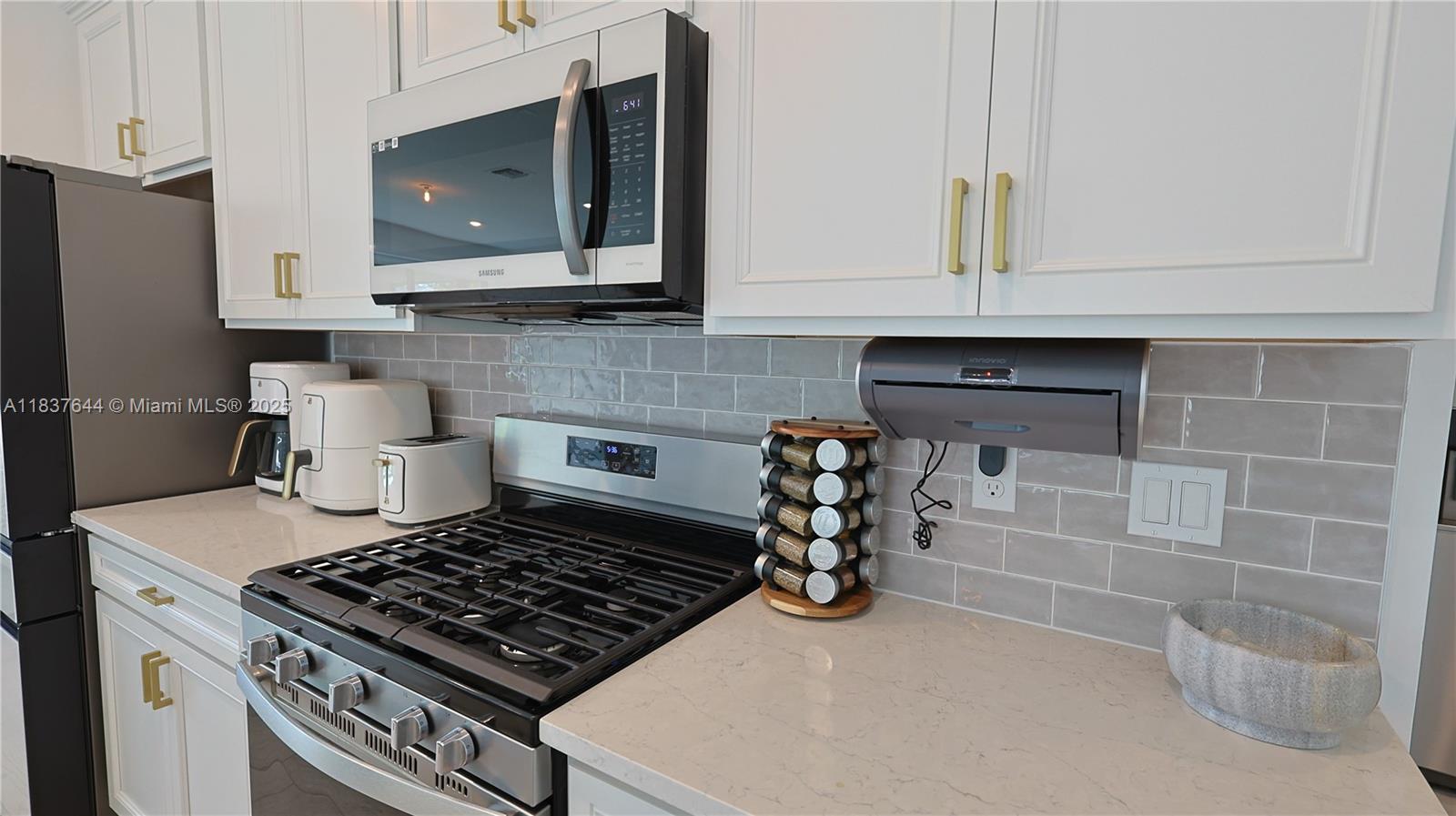 OAK TREE PROPERTY REDEVEL - Residential