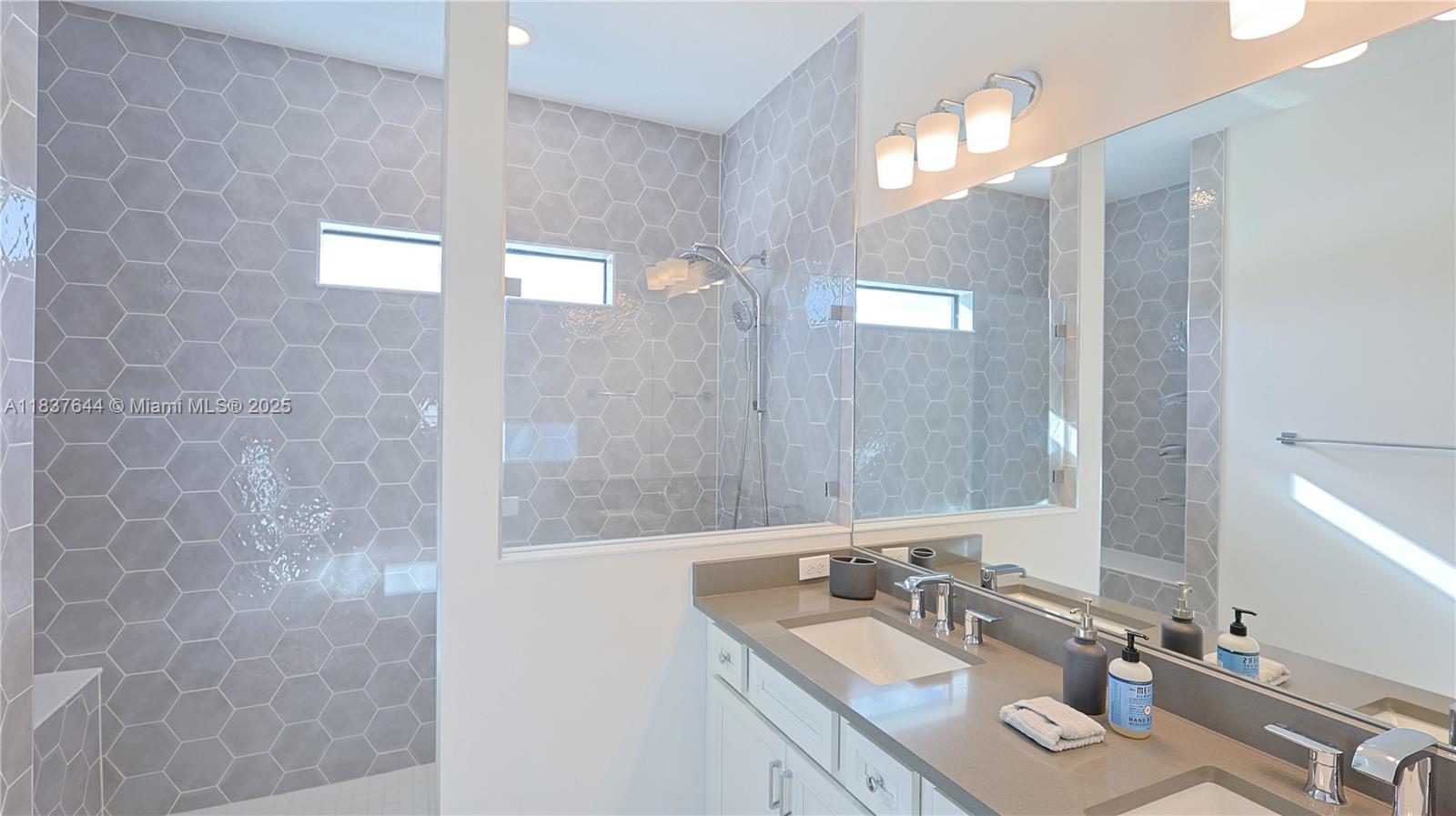 OAK TREE PROPERTY REDEVEL - Residential