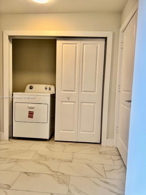 CAROL CITY LAKE STEVEN ES - Residential