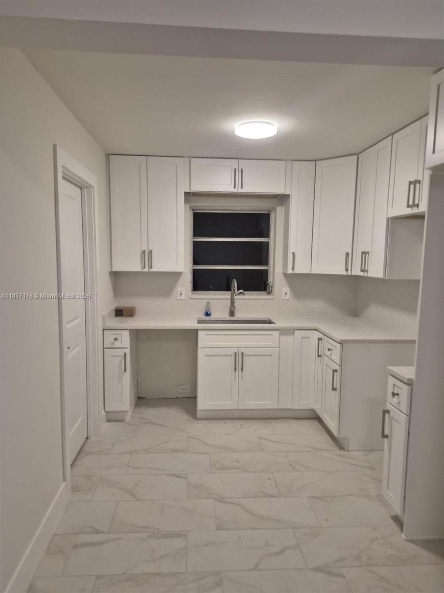 CAROL CITY LAKE STEVEN ES - Residential