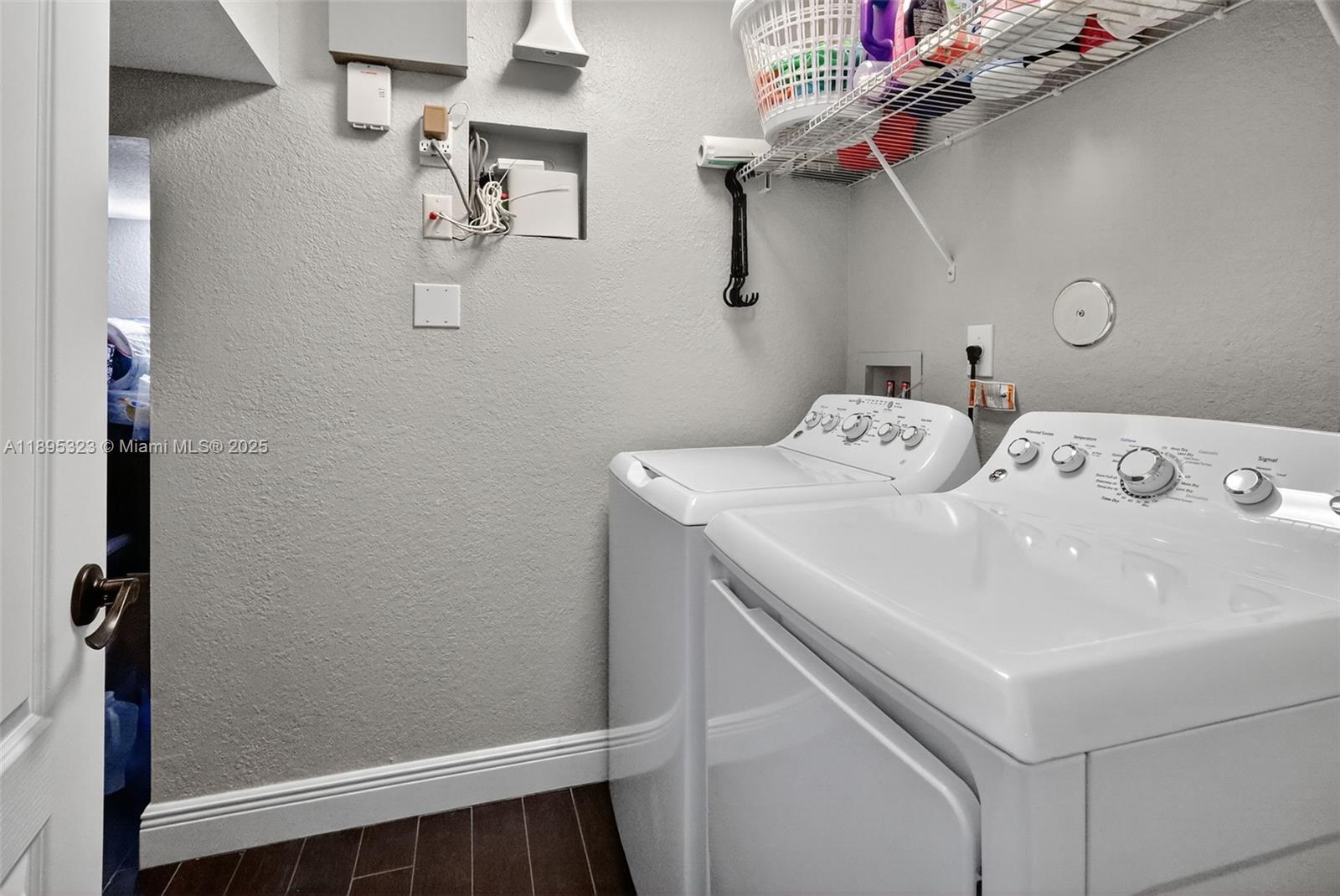 AB AT TAMIAMI TRAIL PHASE - Residential