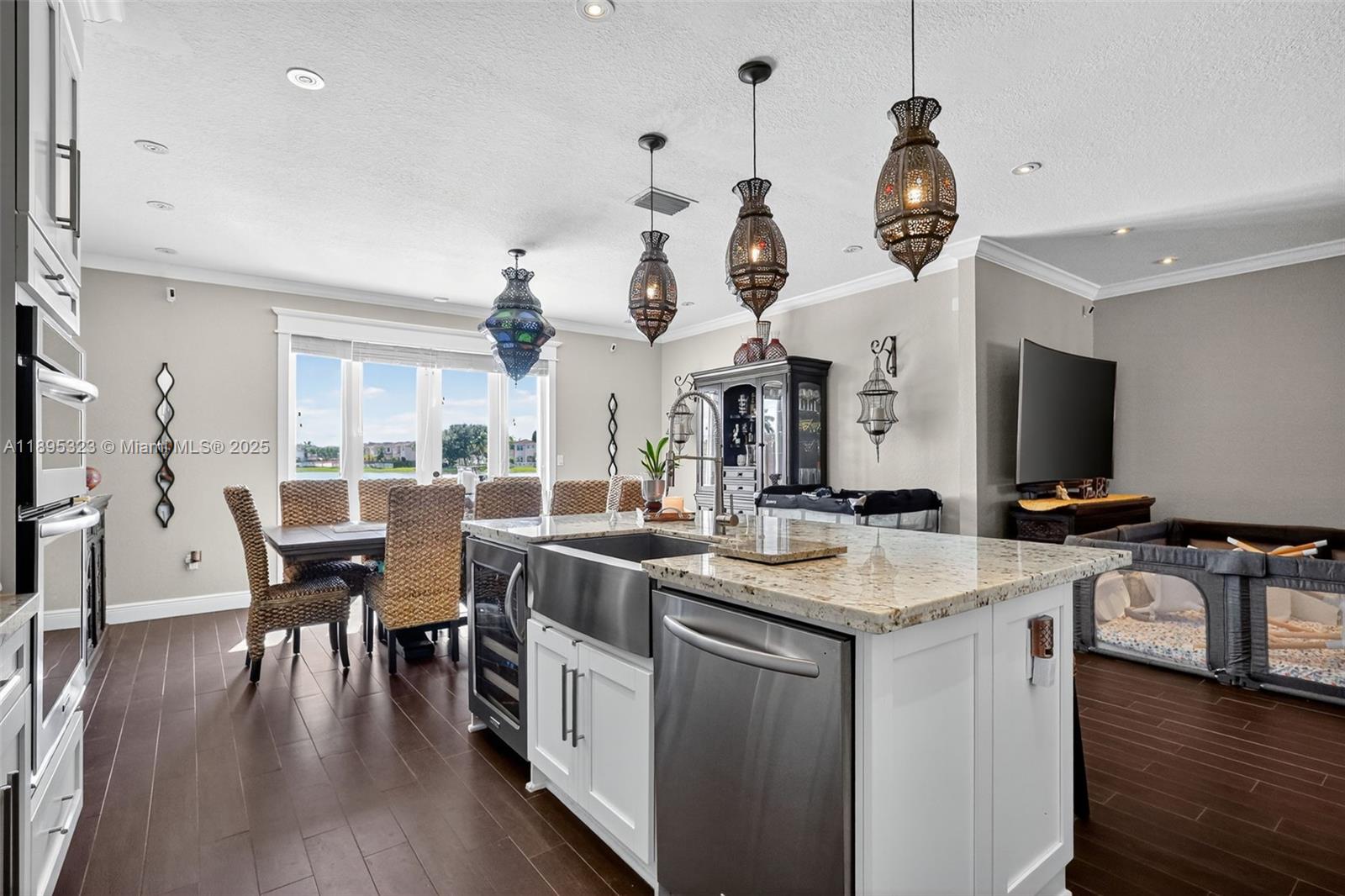 AB AT TAMIAMI TRAIL PHASE - Residential